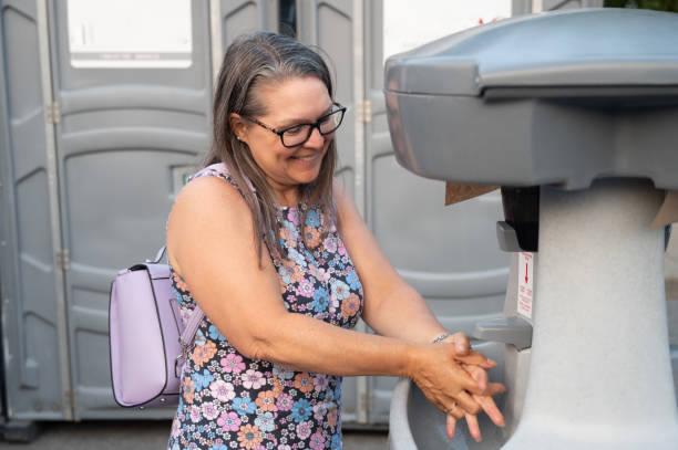 Affordable portable toilet rental in Benbrook, TX
